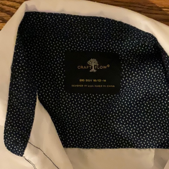 Craft and flow button up top with pocket. K115 - Picture 2 of 6